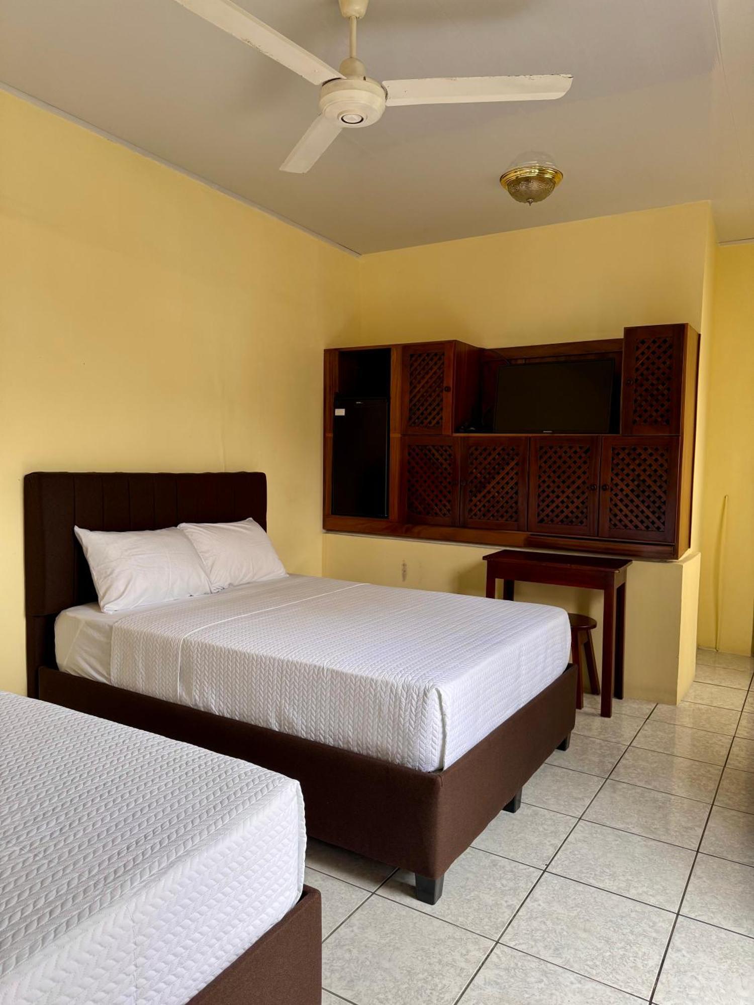 Hotel Malinche Quepos Esterno foto